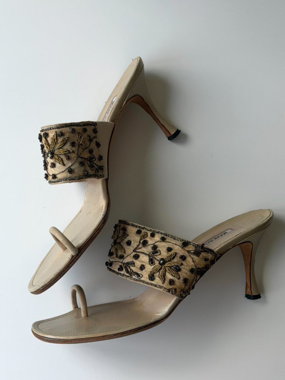 Vintage Manolo Blahnik Embroidered Toe-Ring Sandals, IT 38.5, approx. US 8 - Picture 9 of 14